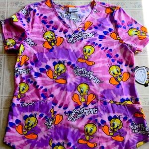 Women’s Scrubstar Looney Tunes Tweety Bird Scrub Top Size M